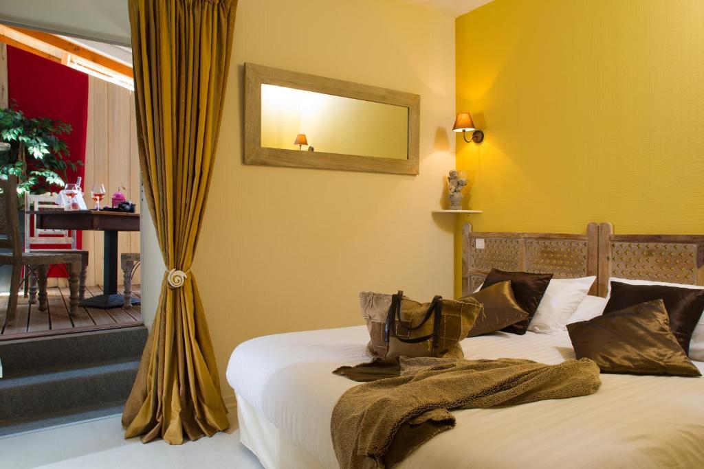 Logis Hotel Les Flots Bleus Beaulieu-sur-Dordogne Quarto foto